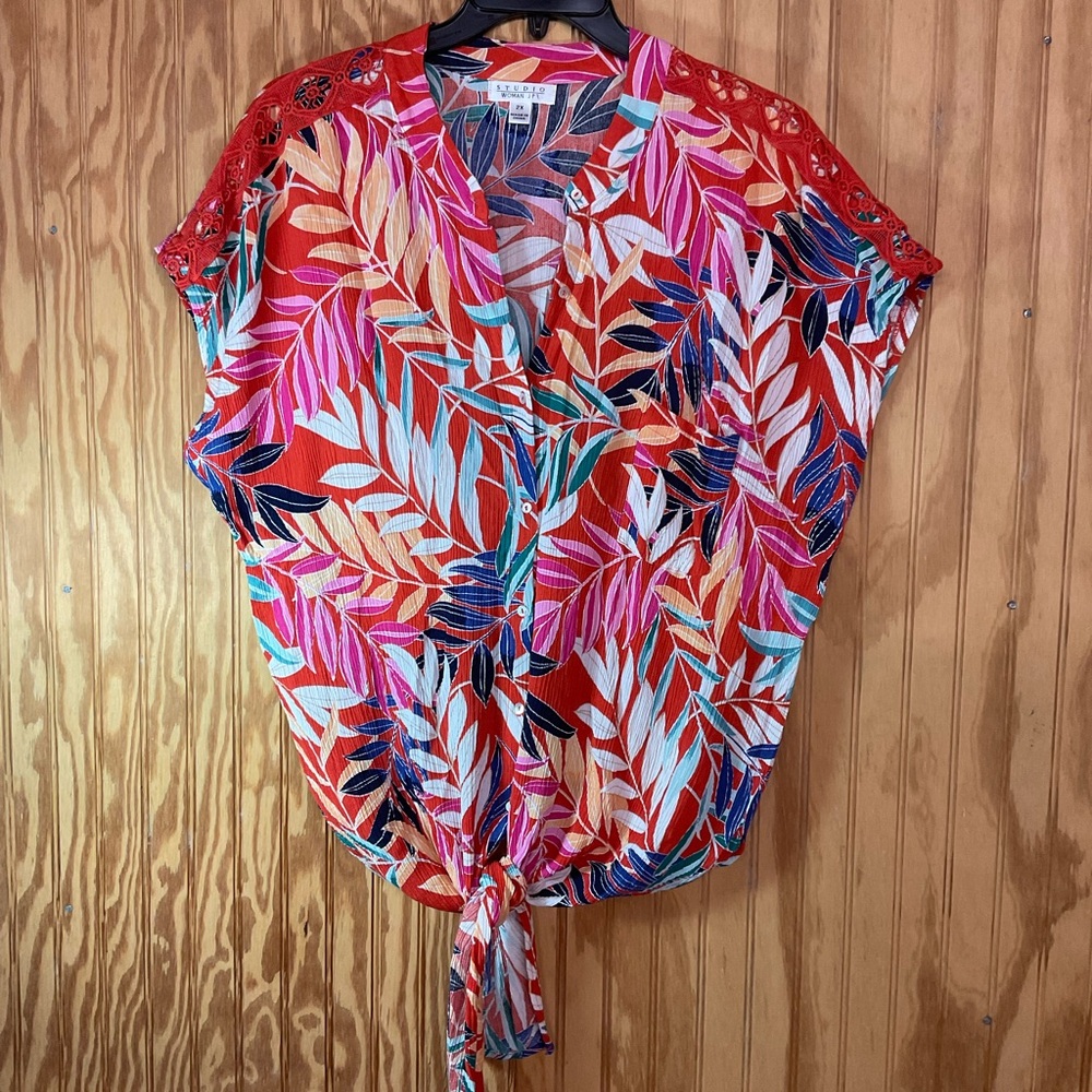 *SALE Tie-Front Short Sleeve Blouse
